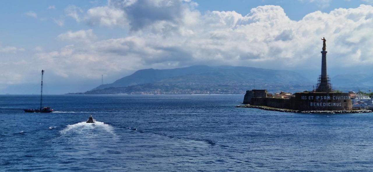 Jolly Charme Suite Messina Esterno foto